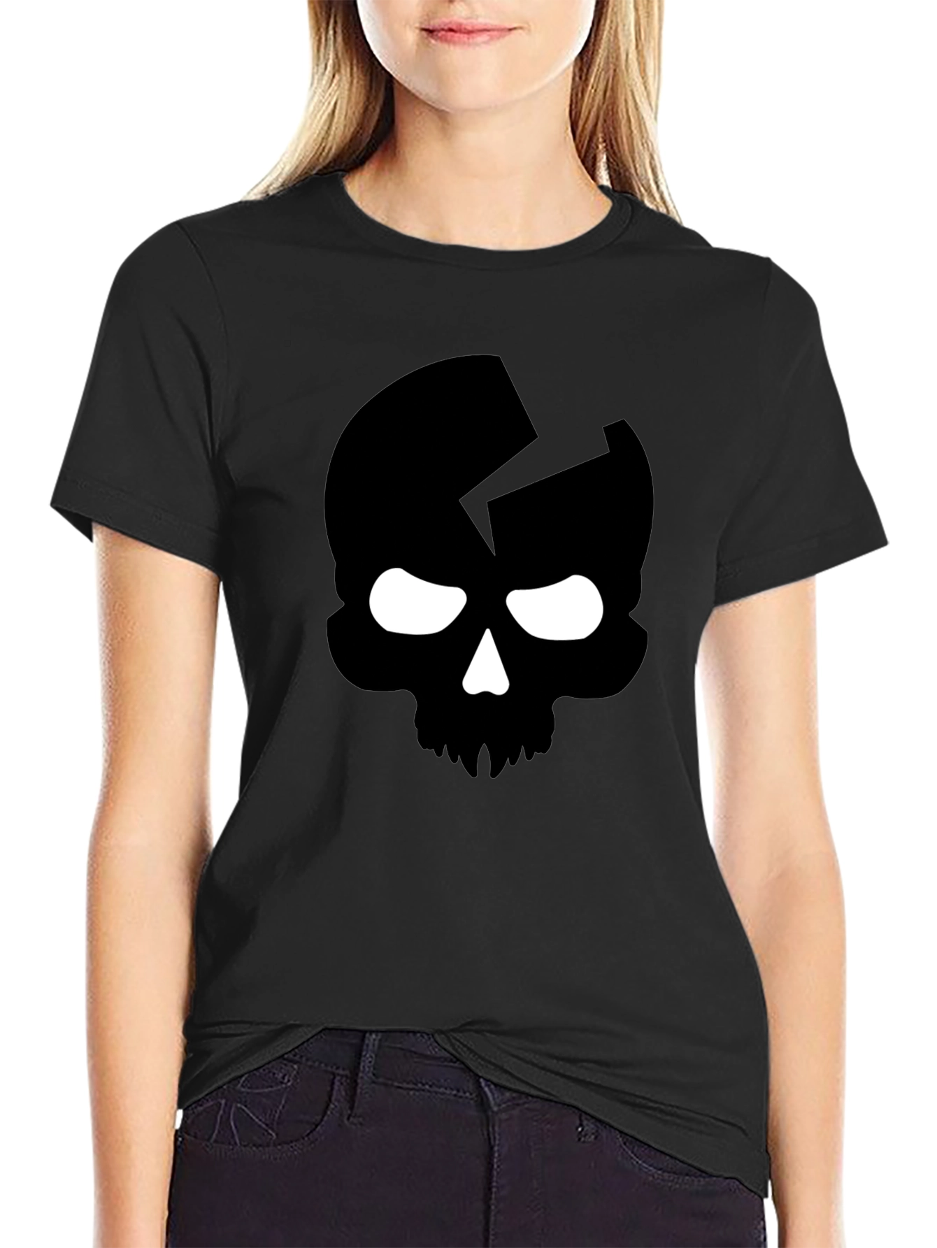 Cracked Skull Graphic Tee - Bold Black Cotton T-Shirt